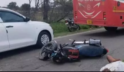ಮಾನ್ವಿ: ಲಾರಿ ಮತ್ತು ಬೈಕ್ ನಡುವೆ ಡಿಕ್ಕಿ; ಸವಾರ ಸ್ಥಳದಲ್ಲೇ ಸಾವು