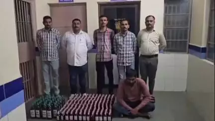 ગારિયાધાર: શહેરમાંથી વિદેશી દારૂ ના જથ્થા સાથે એક શખ્સને ઝડપી પાડવામાં આવ્યો ગુનો દાખલ કરાયો