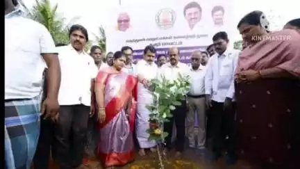 மண்மங்கலம்: மன்மங்கலம் அரசு மருத்துவமனையில் 3.50 கோடி மதிப்பீட்டில் புதிய கட்டிடத்திற்கான பூமி பூஜை எம்எல்ஏகள் பங்கேற்பு