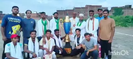 बलिया: बहेरी डब्बू इलेवन ने खिताब पर जमाया कब्जा, AIMIM के प्रदेश महासचिव मोहम्मद शमीम खान ने पुरस्कारों से किया नवाजा