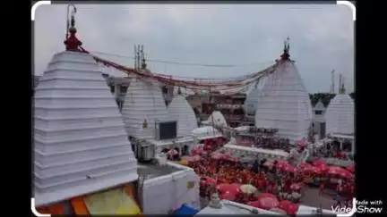 उतरौला: मनीष तिवारी ने अयोध्या से बाबा बैजनाथ धाम की आध्यात्मिक पैदल यात्रा के दौरान सादुल्लाह नगर में जोरदार स्वागत किया