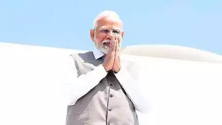साइप्रस की महिला सांसद ने छुए PM मोदी के पैर, वीडियो हुआ वायरल
