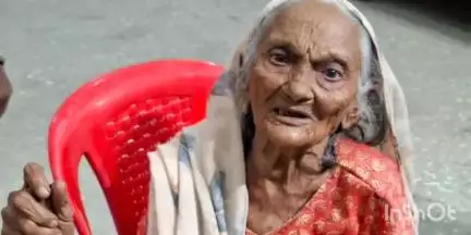 कुक्षी: कुक्षी क्षेत्र की बुजुर्ग महिला इंदौर एयरपोर्ट मार्ग पर मिली, थाना प्रभारी ने जारी किया संदेश