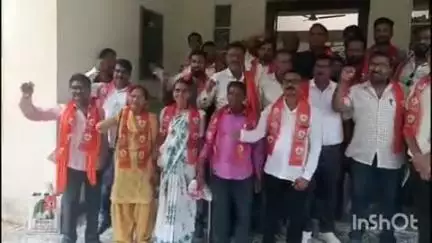 साकोली: साकोली येथील विश्रामगृहामध्ये शिवसेनेच्या शिंदे गटाची साकोली तालुक्यातील पदाधिकाऱ्यांसाठी आढावा बैठकीचे आयोजन