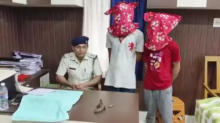 কৃষ্ণনগর ১: ডাকাতির উদ্দেশে জড়ো হওয়া ২ যুবককে আগ্নেয়াস্ত্র এবং কার্তুজসহ  গ্রেফতার করল কৃষ্ণনগর কোতোয়ালি থানার পুলিশ