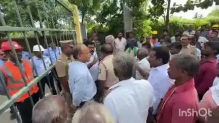 அரியலூர்: ஓட்டக்கோவில் கிராமத்திலுள்ள டால்மியா சிமெண்ட் ஆலையை முற்றுகையிட்ட பொதுமக்களால் பரபரப்பு