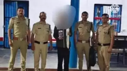 पिथौरागढ़: पुलिस ने रामलीला मैदान टकाना से चोरी के सामान के साथ एक अभियुक्त को किया गिरफ्तार