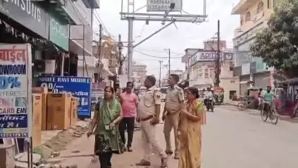 दरभंगा: लहेरियासराय थाना के बेलवागंज में उचक्कों ने 75 वर्षीय बुजुर्ग महिला से सोने की चेन और अंगूठी ठगी