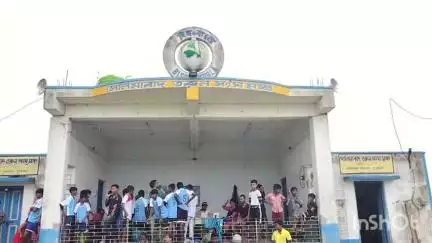 জামালপুর: পূর্ববর্ধমান সদর দক্ষিন মহকুমা ক্রীড়া সংসদের ব্যবস্থাপনায় আন্তঃ বিদ্যালয় অনুর্ধ ১৭বালক ফুটবল প্রতিযোগিতা জামালপুরে