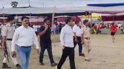 छपरा: जेपी यूनिवर्सिटी परिसर में गृह रक्षकों की बहाली का डीएम ने किया निरीक्षण