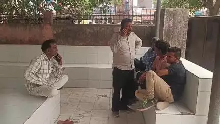 उन्नाव: थाना मौरावां के रामदास खेड़ा गांव के बाहर युवक ने बबूल के पेड़ में चुनरी से फांसी लगाकर की आत्महत्या