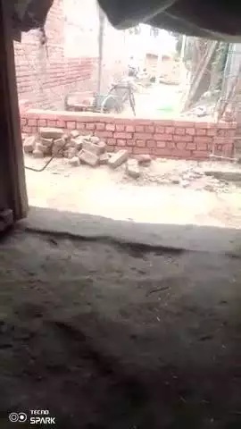 मकान का रास्ता बंद कर दिया गया और रास्ते पर दीवार उठाई गांव का नाम #विक्रमपुर पोस्ट हथिया#
गाज़ीपुर जिला सीतापुर