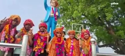 किरावली: फतेहपुर सीकरी में चयनित पुलिसकर्मियों का सम्मान समारोह आयोजित हुआ