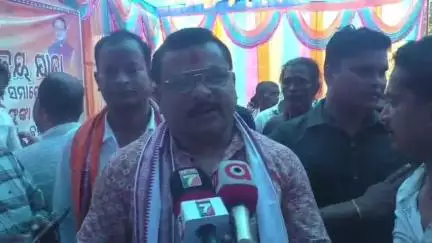 କଣ୍ଟାବାଞ୍ଜି: ଚୁଲିଫୁଙ୍କା ପଞ୍ଚାୟତ କାର୍ଯ୍ୟାଳୟ ଠାରେ ସେବା ଓ ବିକାଶ ବାହନ ଯାତ୍ରାରେ ସାମିଲ ହୋଇ ପ୍ରତିକ୍ରିୟାରଖିଲେ କଣ୍ଟାବାଞ୍ଜି ବିଧାୟକ ଲକ୍ଷ୍ମଣ ବାଗ