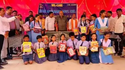 सिमगा: सिमगा में विकासखंड, संकुल एवं शाला स्तरीय प्रवेशोत्सव कार्यक्रम, कई जनप्रतिनिधिगण रहे उपस्थित