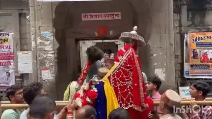 मंडी: मां चामुंडा कोटली के लोहारड़ी गांव के लिए हुई रवाना, भक्त के बुलावे पर पहुंची द्रंग की आराध्य देवी