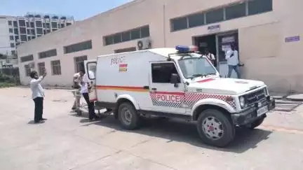 करनाल: मुनक हेड नहर में मिला अज्ञात शव, पुलिस शिनाख्त के लिए पोस्टमार्टम हाउस लेकर पहुंची