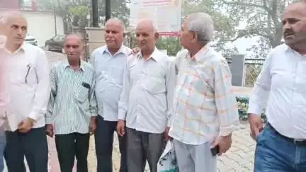 नाहन: HRTC सेवानिवृत्त कर्मचारी कल्याण संगठन नाहन ने डीसी के माध्यम से राज्यपाल को भेजा ज्ञापन