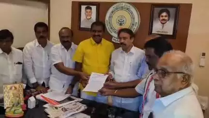 బుడమేరు ప్రక్షాళన చేయాలి: సీపీఐ రాష్ట్ర కార్యదర్శి రామకృష్ణ