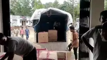কৈলাশহর: কৈলাসহর চিনিবাগান নাকা পয়েন্টে একটি বিড়ি বুঝাই গাড়ি আটক করে কৈলাসহর থানার পুলিশ