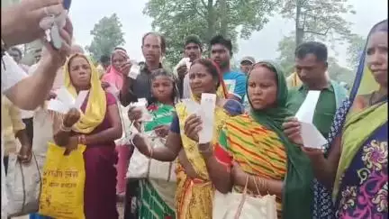 रंका: डीलर द्वारा 3 माह का राशन नहीं देने से खरडीहा पंचायत के ग्रामीण परेशान #jansamasya