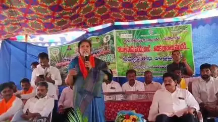 ఉగ్రవాదుల రక్తం కంటే భారతీయ మహిళల నుదుటి సింధూరమే ఘాడమైనది: పెదపూడిలో ఎంపీ పురందేశ్వరి