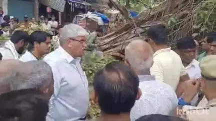 फिरोज़ाबाद: रसूलपुर में स्मार्ट रोड निर्माण कार्य के दौरान अव्यवस्था के चलते गुस्साए लोगों ने लगाया जाम, विधायक ने सुलझाया विवाद