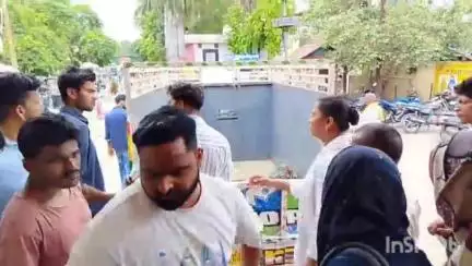 उन्नाव: पुरवा क्षेत्र में डंपर की टक्कर से पिता-पुत्र की हुई मौत, 6 लोग हुए घायल