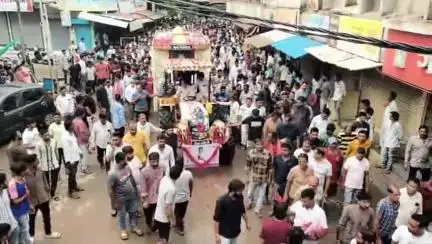 કઠલાલ: પૂર્વ પ્રમુખ પ્રશાંતભાઈ પટેલના મૃતદેહને કઠલાલ લાવવામાં આવતા પંથકમાં શોકની લહેર