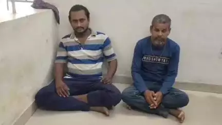 શઙેરમાં ખેડૂતવાસ વિસ્તારમાં જાહેરમાં જુગાર રમતા બે ઇસમોને પોલીસે ઝડપી લીધા