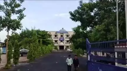 नांदेड: समाजकल्याण कार्यालयासमोरील विद्यार्थी व पालकाचे उपोषण तात्पुरते स्थगित;२ दिवसात ॲडमिशन न मिळाल्यास जिल्हाकचेरीसमोर उपोषण