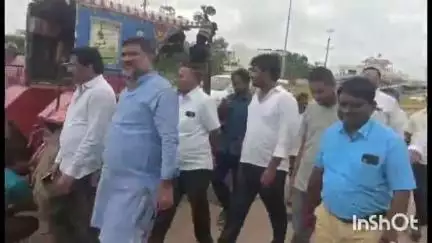 ಸಿಂಧನೂರು: ಮಸ್ಕಿ ಪಟ್ಟಣದಿಂದ ಬಳಗನೂರು ಗ್ರಾಮಕ್ಕೆ ತೆರಳುವ ರಸ್ತೆ,ಡಿವೈಡರ್, ಚರಂಡಿ ಕಾಮಗಾರಿಗಳನ್ನು ವೀಕ್ಷಣೆ ಮಾಡಿದ ಶಾಸಕ ಆರ್ ಬಸನಗೌಡ