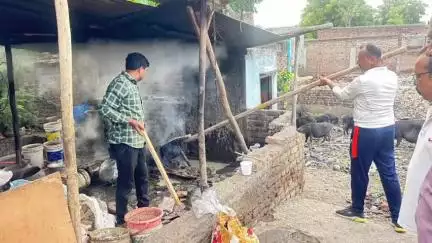जालना: नूतन वसाहत भागात गावठी दारु अड्ड्यावार स्थागुशाच्या पथकाची छापेमारी..
दोन लाख 11 हजाराचा मुद्देमाल जप्त..