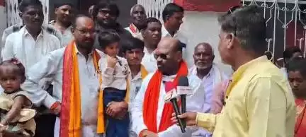 देगलूर: आधार कार्डच्या गैरसोयीबाबत पोस्ट ऑफिस येथे शिवसेनेच्या वतीने घेराव घालून कुलूप ठोकण्याचा दिला इशारा