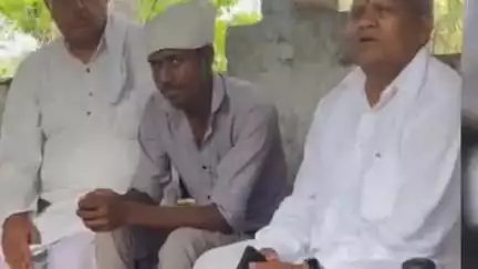 पिंडवाड़ा: कांटल गांव पहुंचे विधायक समाराम गरासिया सहित भाजपा ने अहमदाबाद विमान हादसे में घायल श्रवण का हाल पूछा