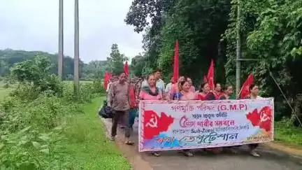 সাব্রুম: ADC এলাকার বেহাল রাস্তা সংস্কাররে কাজ করা সহ 5 দফা দাবিতে কালাডেপা সাব-জোনাল ডেভেলপমেন্ট আধিকারিককে ডেপুটেশন দিল GMP