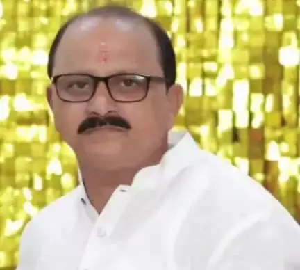 खेड: खेड चिरणी येथे दुचाकी अपघातात शिवसेनेचे ज्येष्ठ नेते मोहन आंब्रे यांचे निधन
