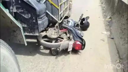 টেঙাখাত: দুলীয়াজানৰ টিপলিং নামঘৰৰ সমীপত ভয়ংকৰ পথ দুৰ্ঘটনা, টেংকাৰৰ খুন্দাত এজন যুৱক থিতাতে নিহত হয়