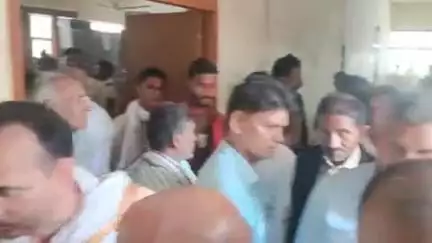पट्टी: एसडीएम पट्टी की कार्यशैली से नाराज अधिवक्ता हड़ताल पर, तबादले तक न्यायालय नहीं चलने देंगे