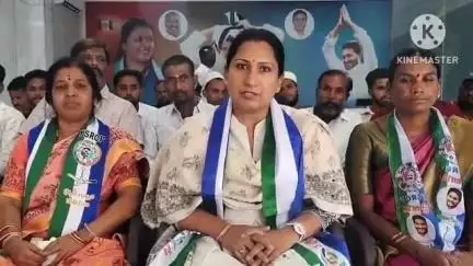 రాష్ట్రంలో మహిళలపై జరుగుతున్న అత్యాచారాలకు అరాచకాలను ఖండిస్తూ హిందూపురం వైసీపీ కార్యాలయంలో ప్రెస్ మీట్