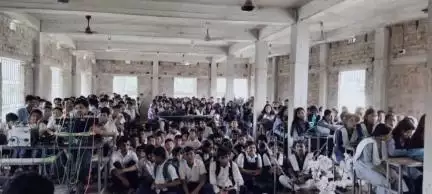পটাশপুর ১: পটাশপুর শম্ভুনাথ বাণীপীঠ স্কুলে নবীনবরণ অনুষ্ঠানে উপস্থিত বিনয় পট্টনায়ক
