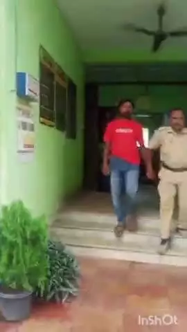 পোলবা-দাদপুর: বেআইনি চোলাই মদ বিক্রির অভিযোগে পোলবার গৌল ব্রিজ সংলগ্ন এলাকা থেকে এক ব্যক্তিকে গ্রেফতার করে আদালতে পাঠাল পুলিশ
