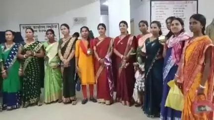 आदित्यपुर गम्हरिया: गम्हरिया प्रखंड सभागार में एक दिवसीय आम उत्सव सह बागवानी मेला का आयोजन