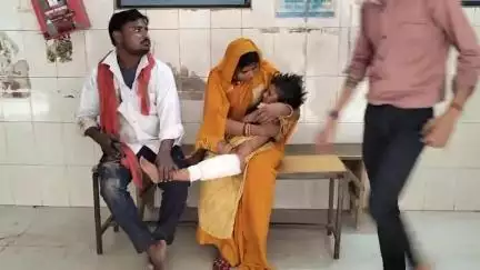 पोरसा: पद्दूपुरा गांव के पास बाइक की टक्कर में 3 वर्षीय बच्ची के पैर फ्रैक्चर, बाइक चालक गंभीर रूप से घायल