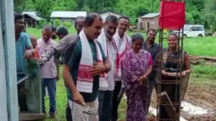লংকা: দক্ষিণ লামডিং গাওপঞ্চায়তৰ দুটা পৃথক পৃথক স্হানত দুটাকৈ মডেল অংগনবাদী কেন্দ্ৰৰ আধাৰশিলা স্হাপন বিধায়ক শিবু মিশ্ৰৰ