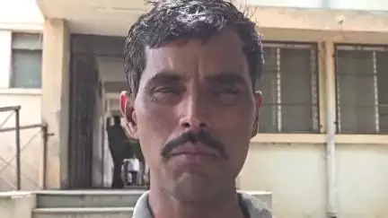 परांडा: वाळू चोरीची तक्रार दिल्यामुळे अनुप देवळे यांना जीवे मारण्याची धमकी, न्याय न मिळाल्यास आत्मदहन व आंदोलनाचा दिला इशारा