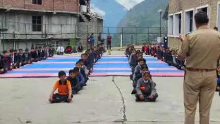 सांगला: सांगला में साईबर क्राइम जागरूकता कार्यक्रम का आयोजन किया गया, पुलिस अधिकारी रहे मौके पर मौजूद