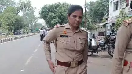 कोल: RMPSU के SC/ST छात्रों ने स्कॉलरशिप फॉर्म रिजेक्शन के विरोध में कलेक्ट्रेट के बाहर किया प्रदर्शन, ACM को दिया ज्ञापन