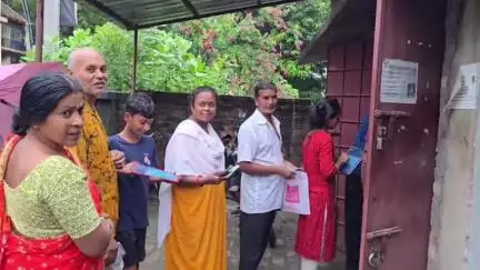 কৃষ্ণনগর ১: দিঘার জগন্নাথের ছবি সহ জগন্নাথের মহাপ্রসাদ রেশন ডিলারের মাধ্যমে বাড়ি বাড়ি পৌঁছে দিচ্ছে রাজ্য সরকার