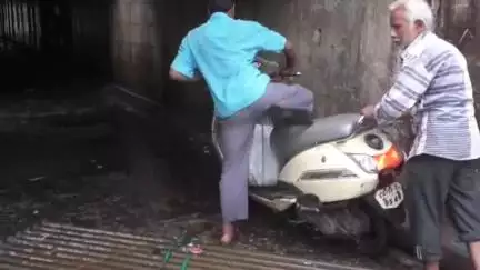 रायगढ़: मालधक्का अंडरपास में बड़ा गड्डा,सुरक्षा के अभाव में अंडरपास परेशानी का कारण,आवागमन में लोगों को भारी समस्या।#jansamasya
